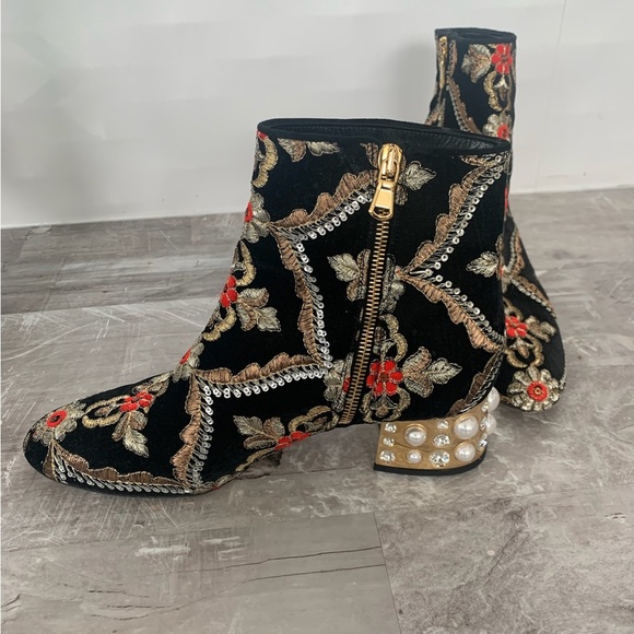 Russell and Bromley heeled ankle boots - Picture 6 of 10